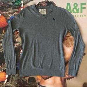 Abercrombie & Fitch Men's Charcoal V-Neck Sweater